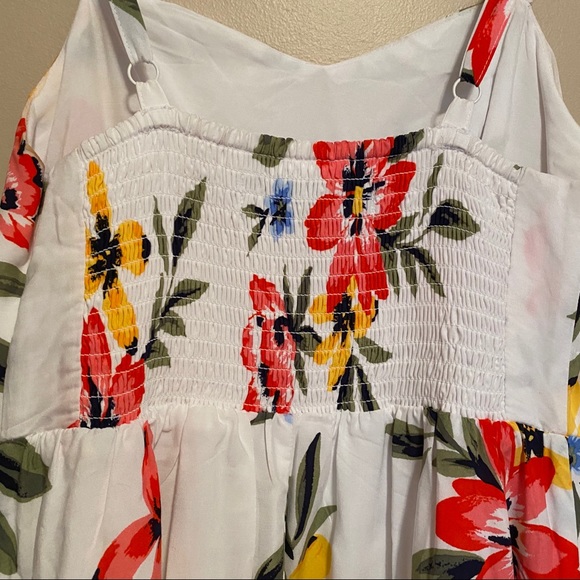 Old Navy cami dress white with floral pattern - Picture 3 of 5